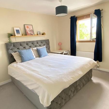 Cozy Bedroom In Shared Accommodation With Free Parking إدنبرة المظهر الخارجي الصورة
